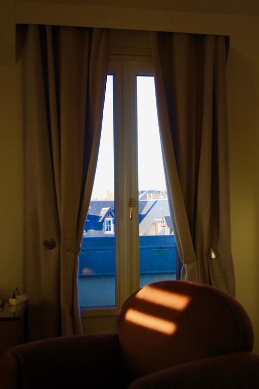 Oceane Apartment Довил Екстериор снимка